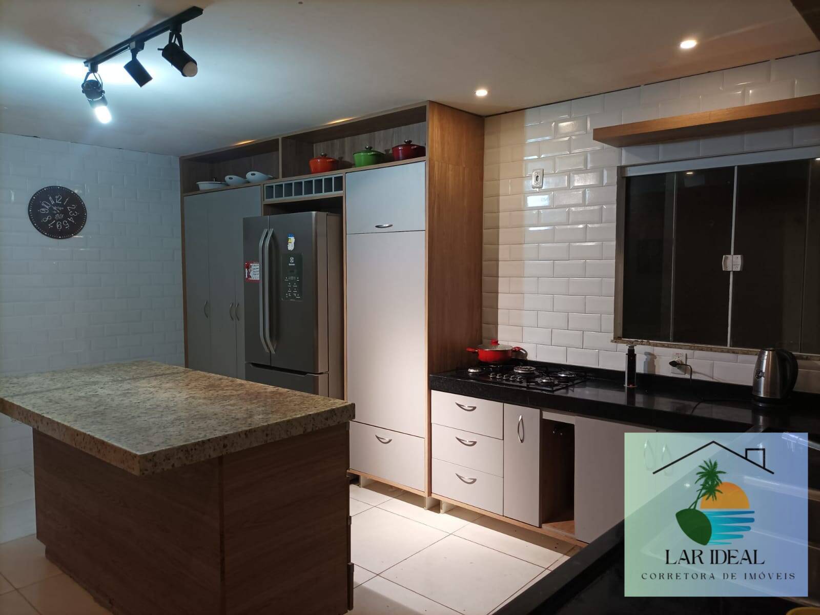 Casa à venda com 3 quartos, 250m² - Foto 16