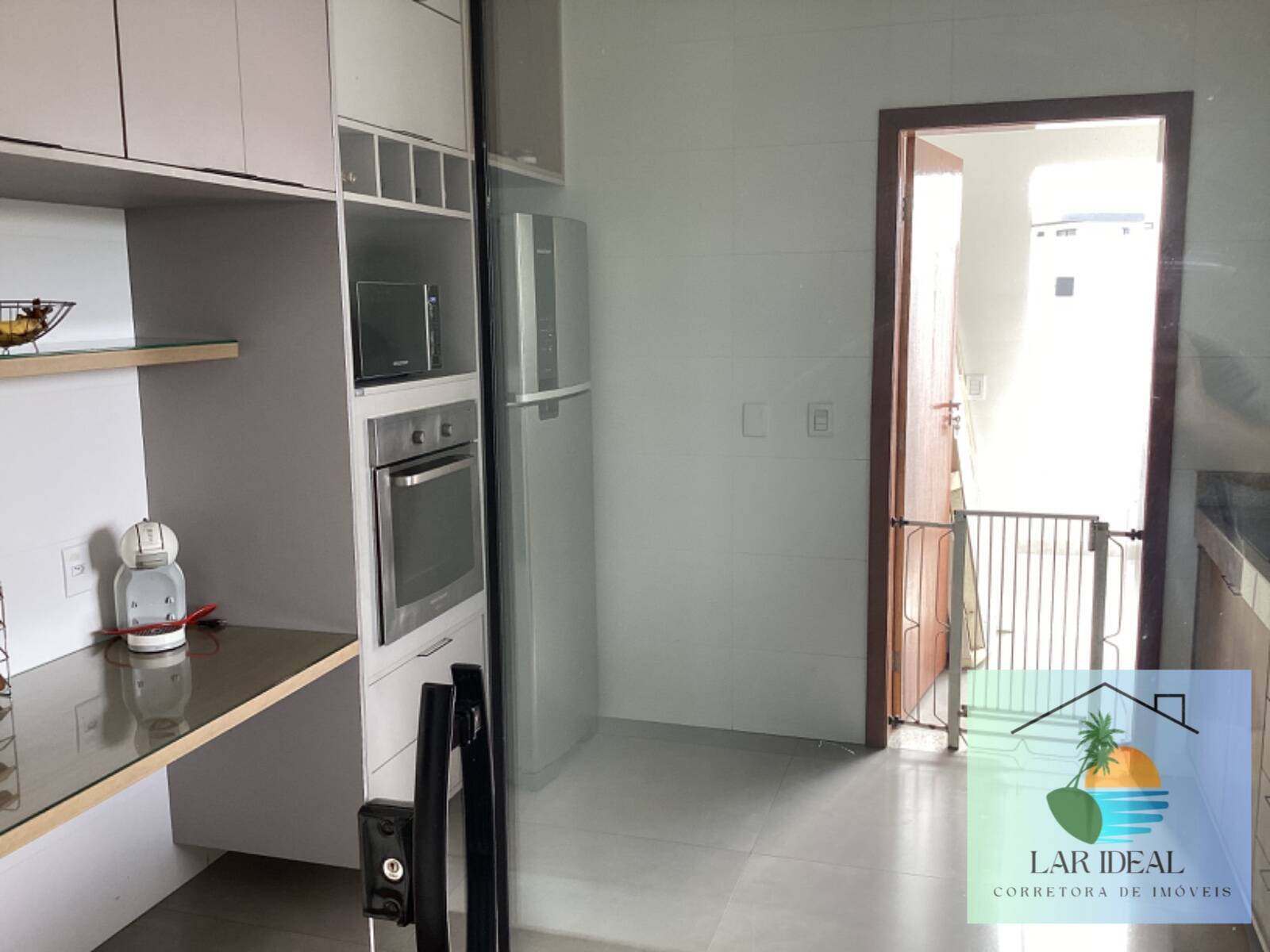 Casa de Condomínio à venda com 3 quartos, 209m² - Foto 12