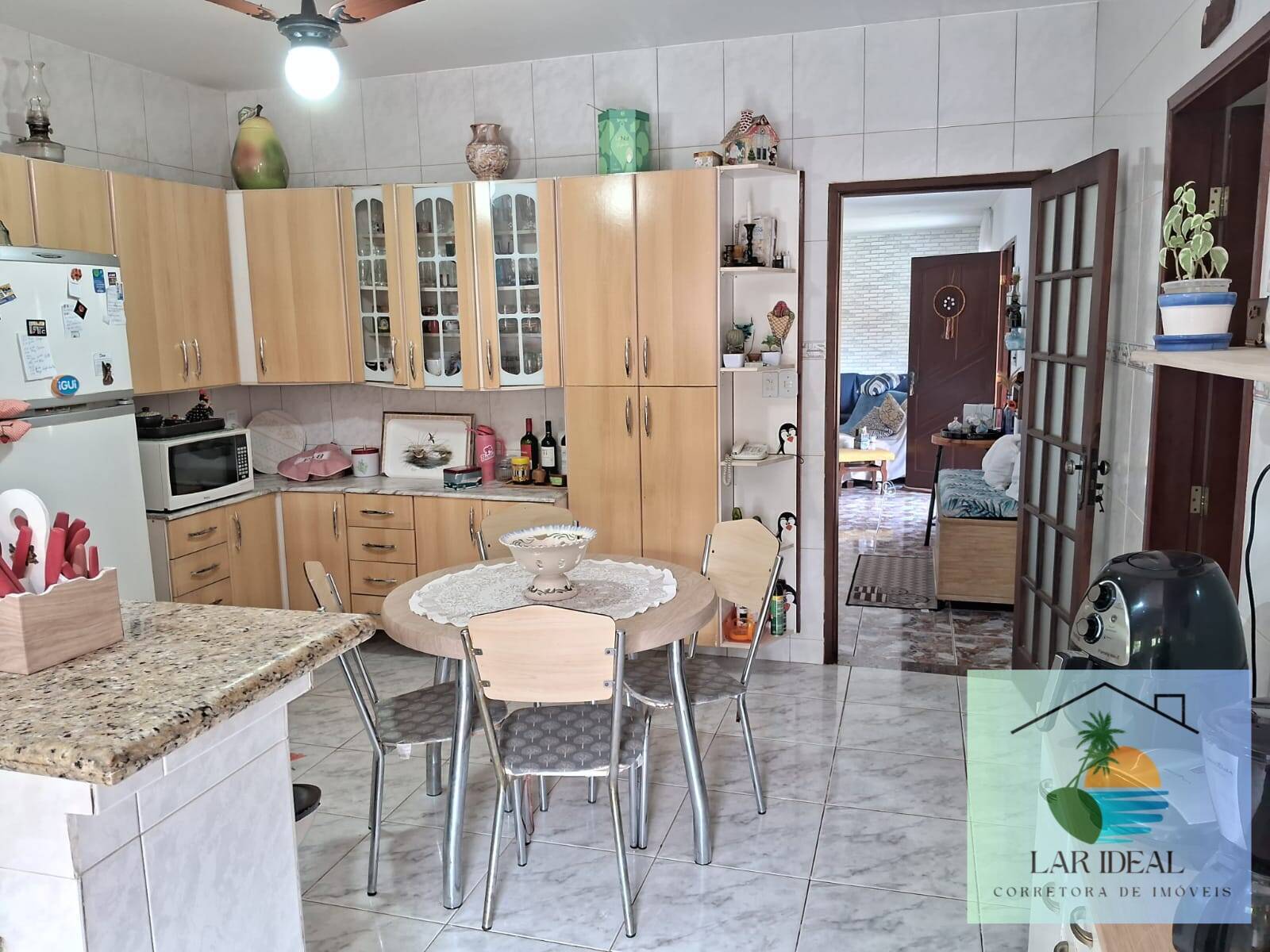 Casa à venda com 4 quartos, 210m² - Foto 10