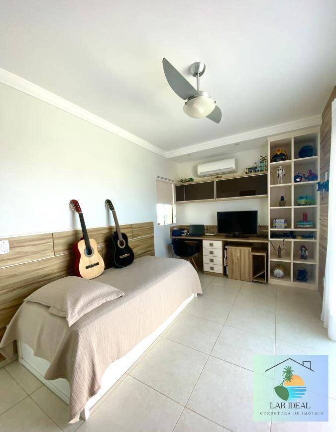 Casa de Condomínio à venda com 3 quartos, 225m² - Foto 17