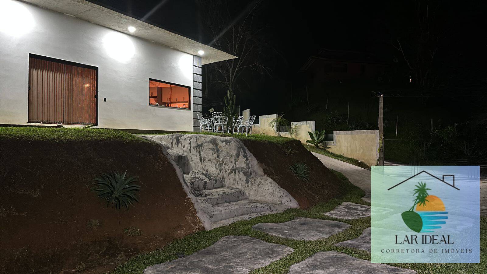 Casa à venda com 3 quartos, 300m² - Foto 38