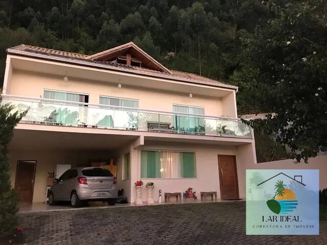 Casa à venda com 3 quartos, 220m² - Foto 1