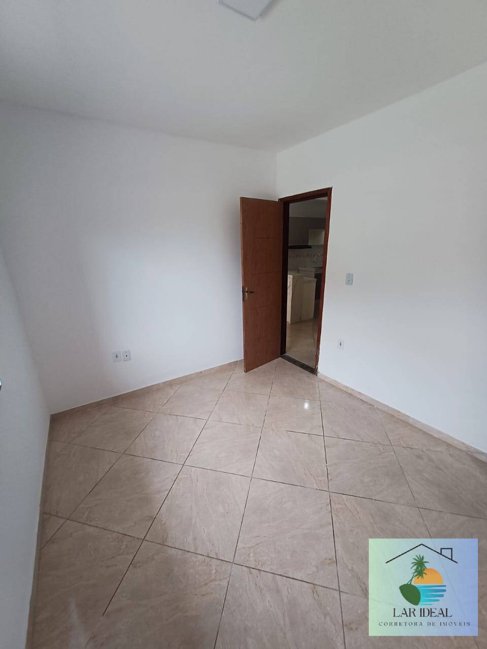 Casa à venda com 2 quartos, 70m² - Foto 10