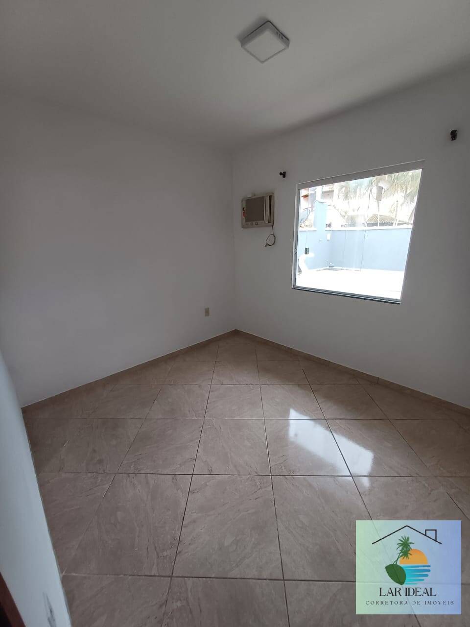 Casa à venda com 2 quartos, 70m² - Foto 13