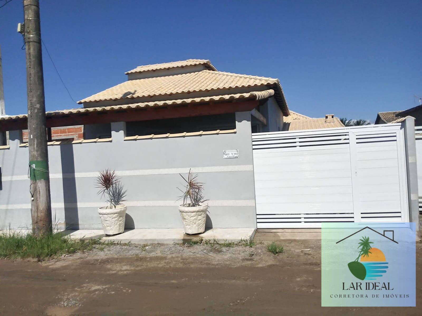 Casa à venda com 2 quartos, 100m² - Foto 1