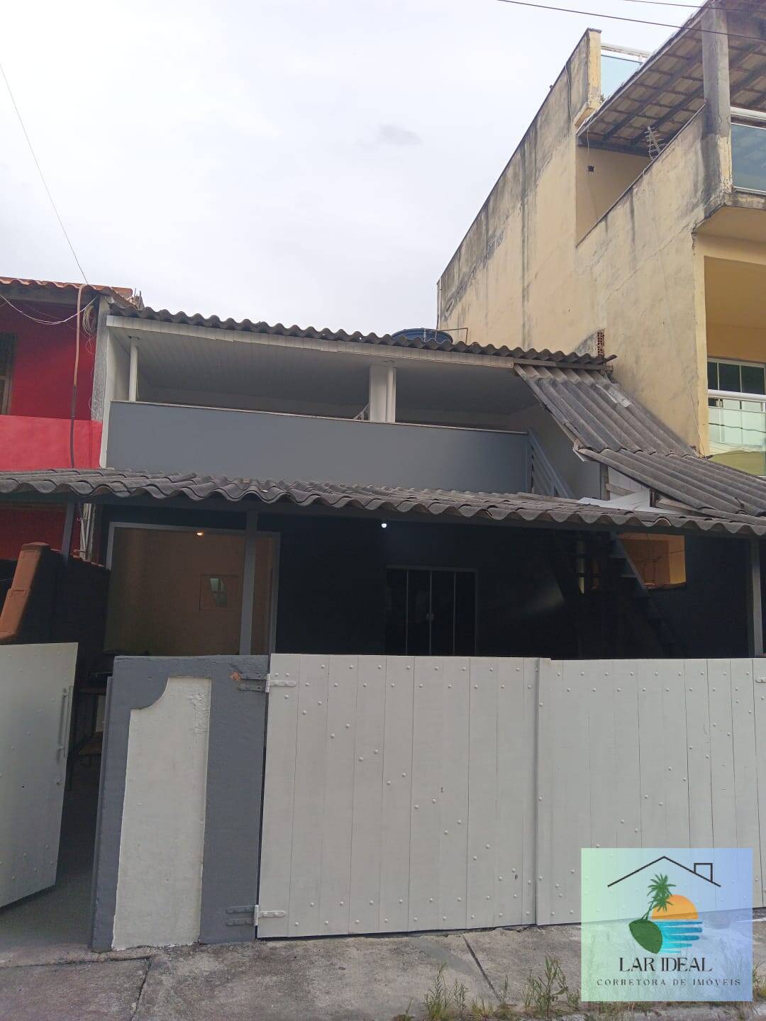 Casa à venda com 2 quartos, 100m² - Foto 1