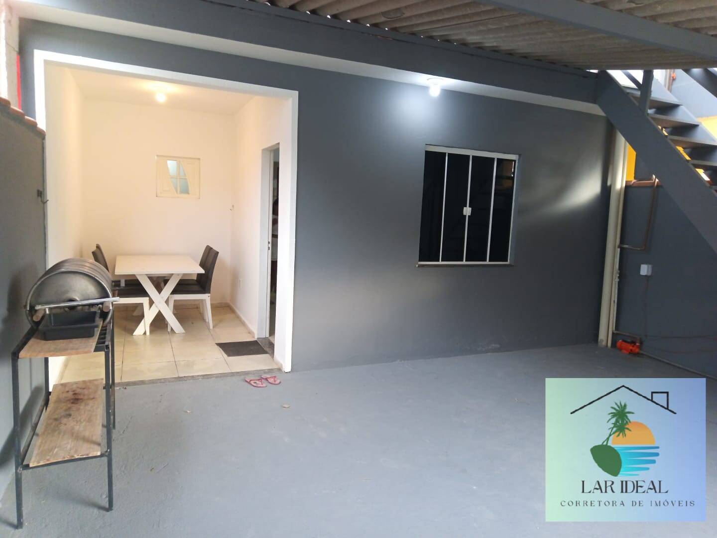 Casa à venda com 2 quartos, 100m² - Foto 2