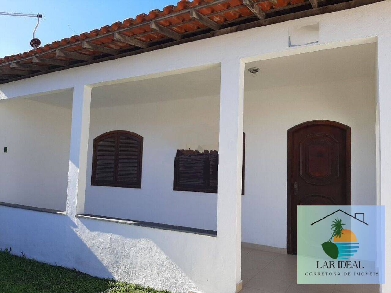 Casa à venda com 4 quartos, 300m² - Foto 1