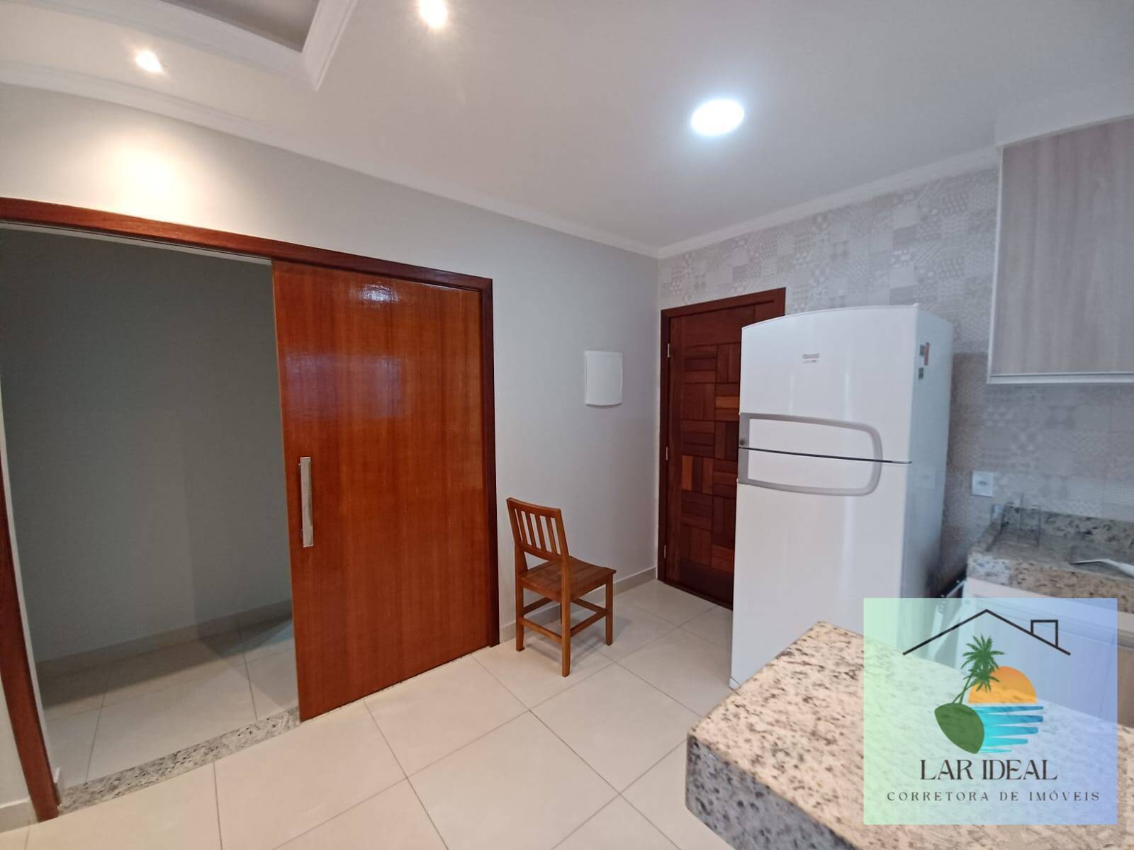 Casa à venda com 3 quartos, 170m² - Foto 14