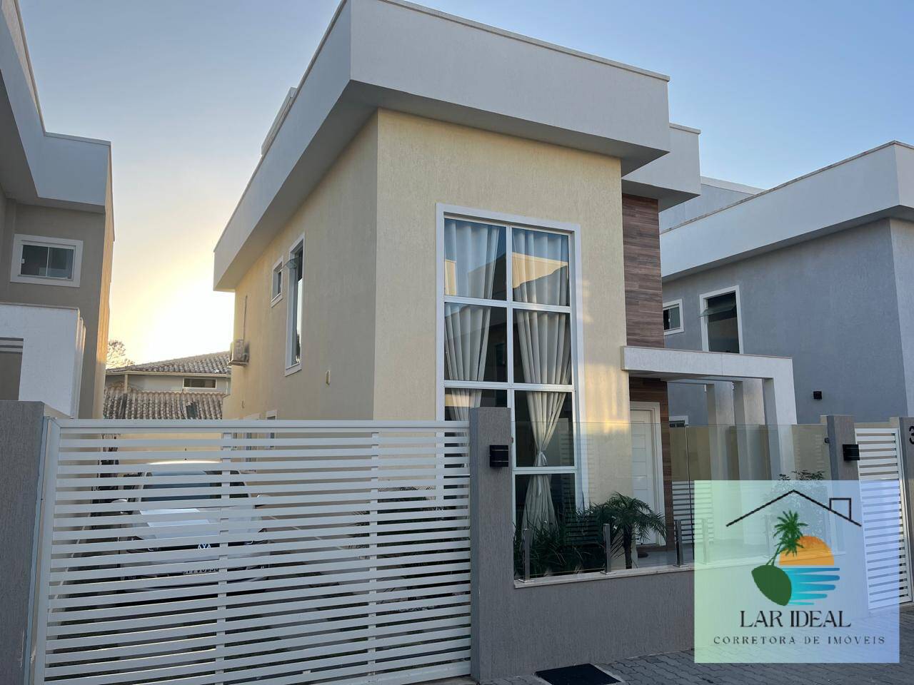 Casa à venda com 3 quartos, 150m² - Foto 1