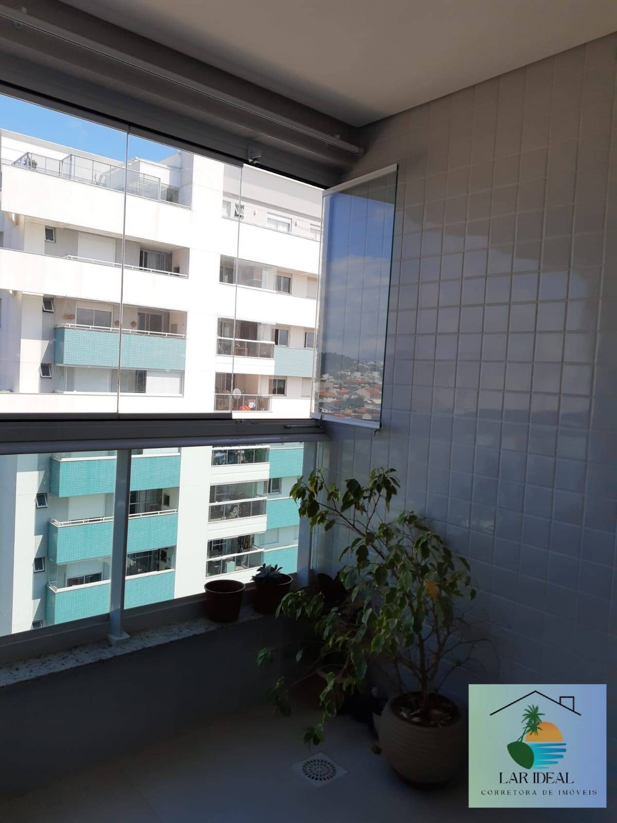 Apartamento à venda com 3 quartos, 94m² - Foto 1