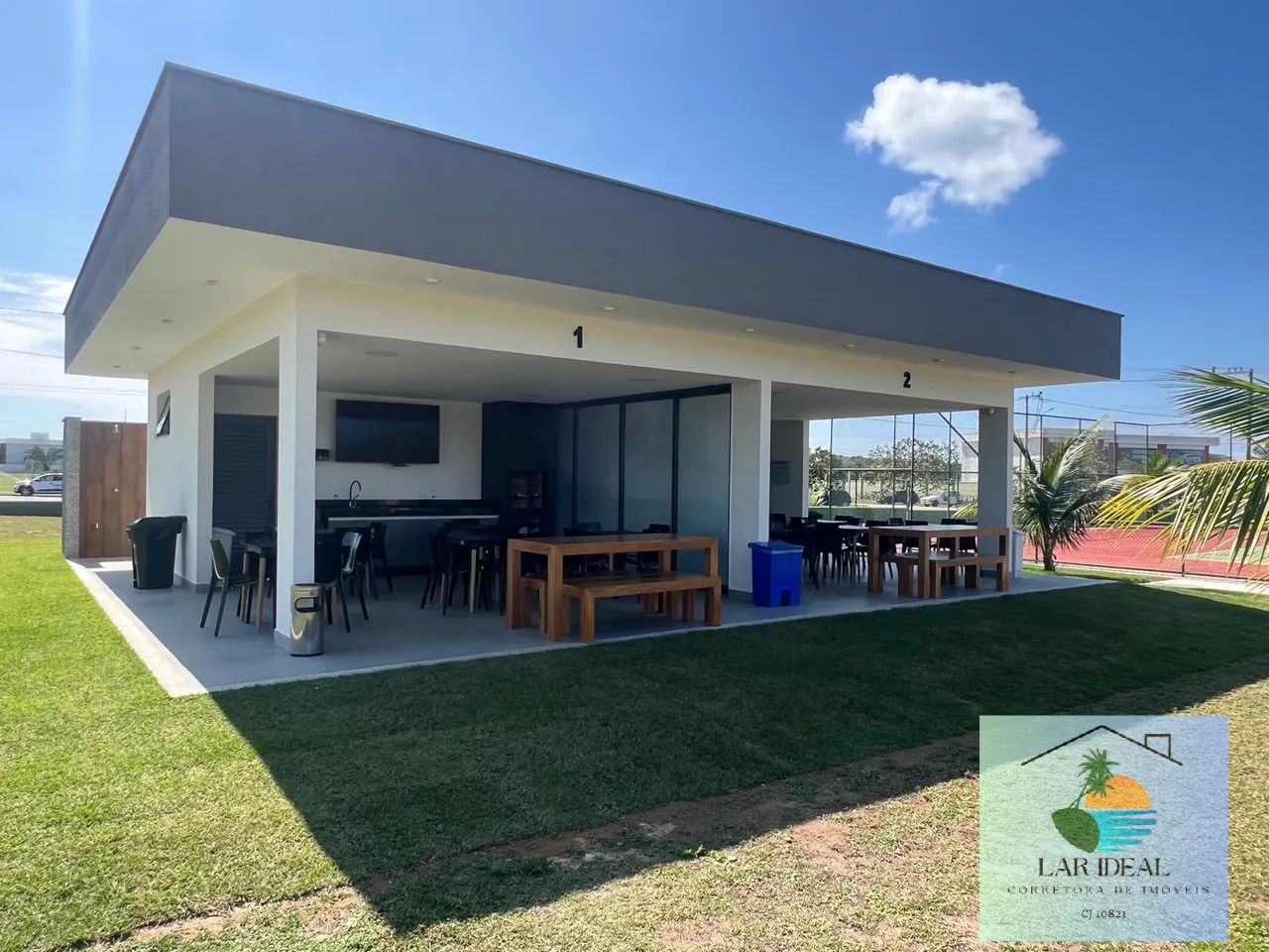 Casa à venda com 3 quartos, 360m² - Foto 2