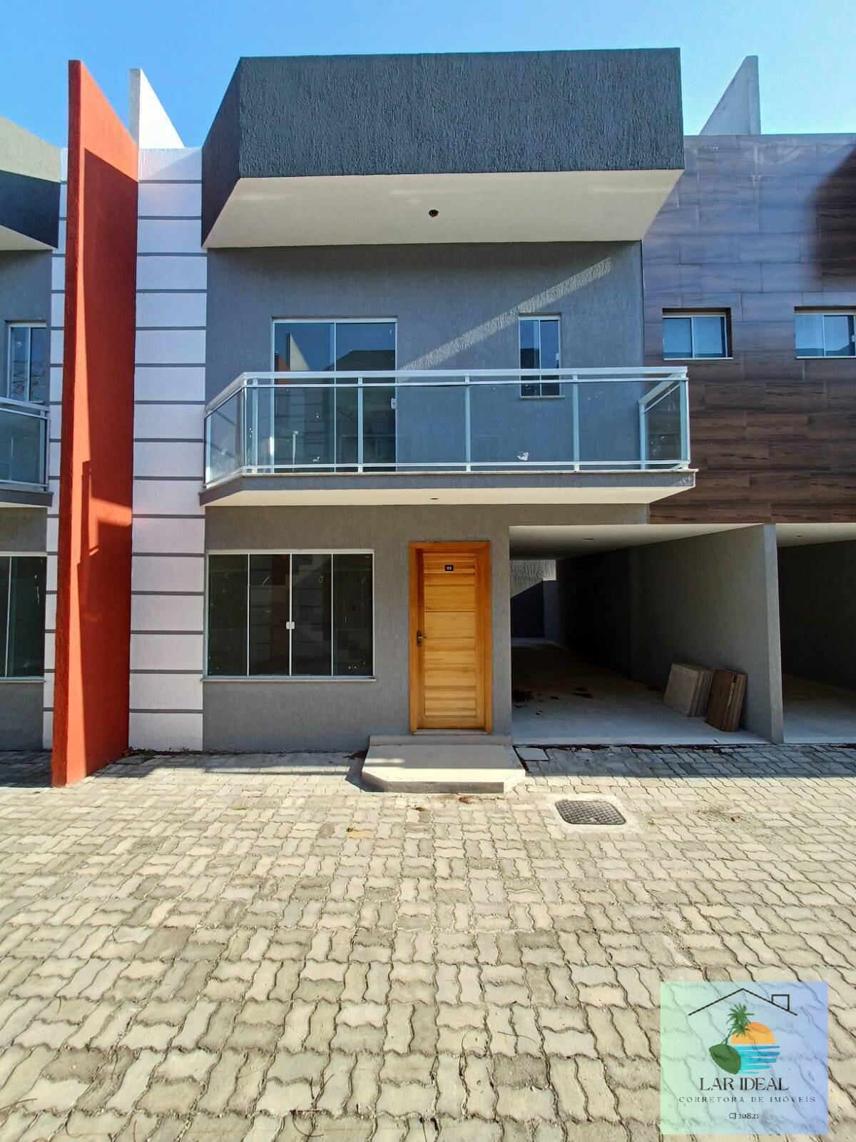 Casa à venda com 3 quartos, 126m² - Foto 1