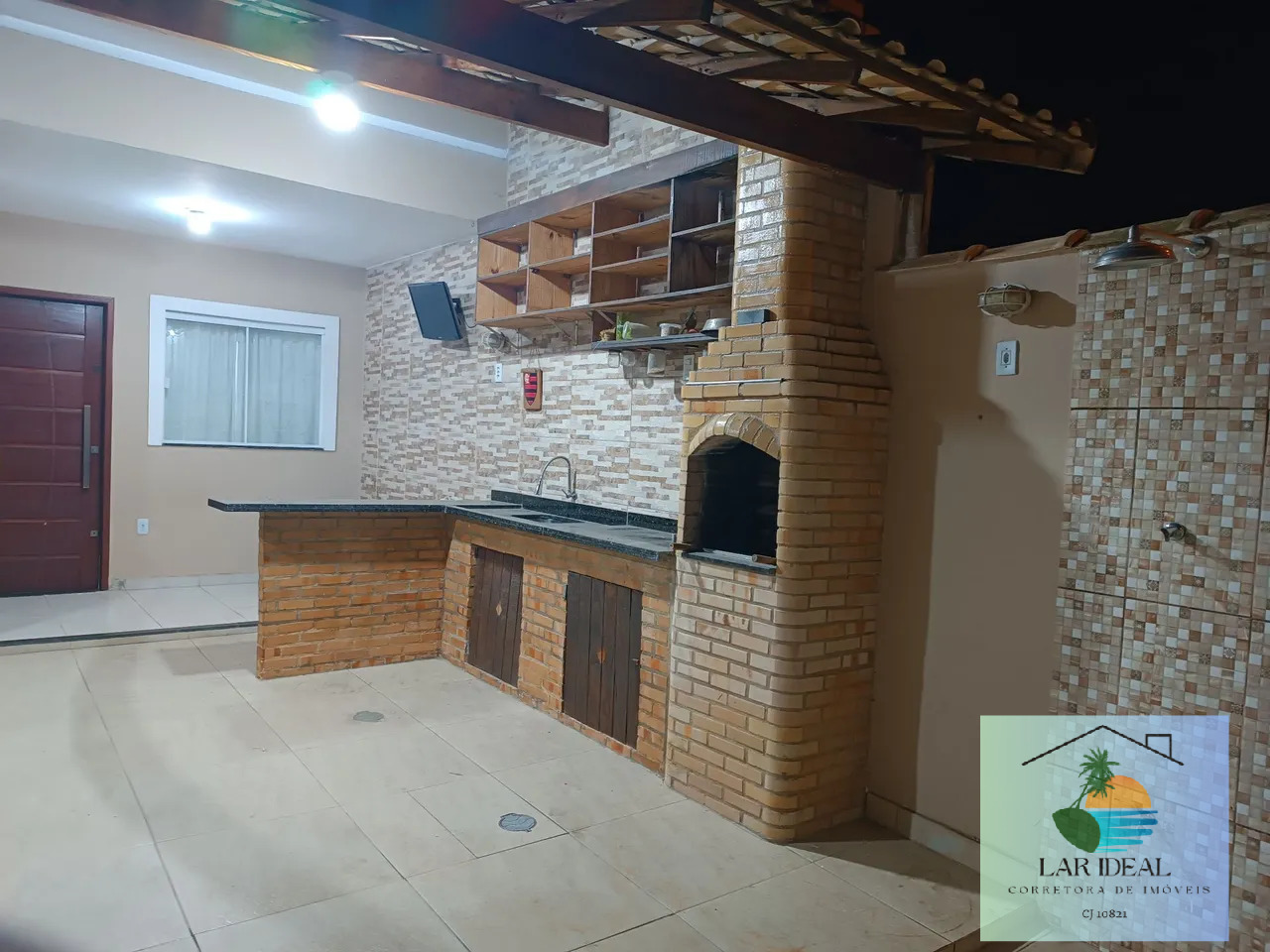 Casa à venda com 2 quartos, 57m² - Foto 1