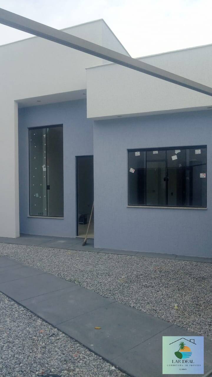 Casa à venda com 3 quartos, 70m² - Foto 1