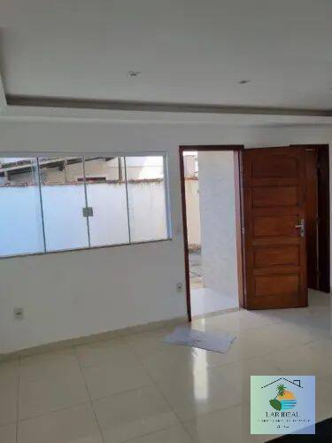 Casa à venda com 3 quartos, 112m² - Foto 2