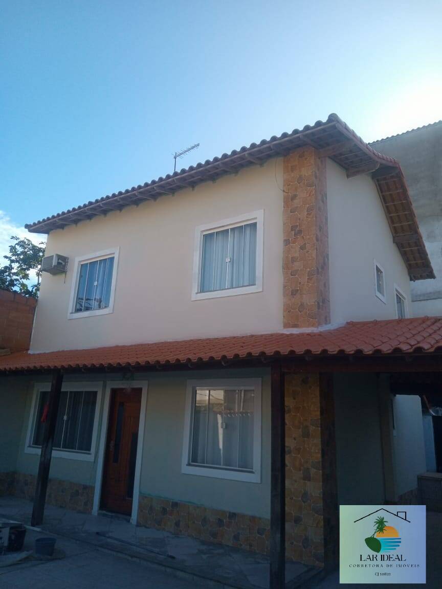 Casa à venda com 4 quartos, 285m² - Foto 1