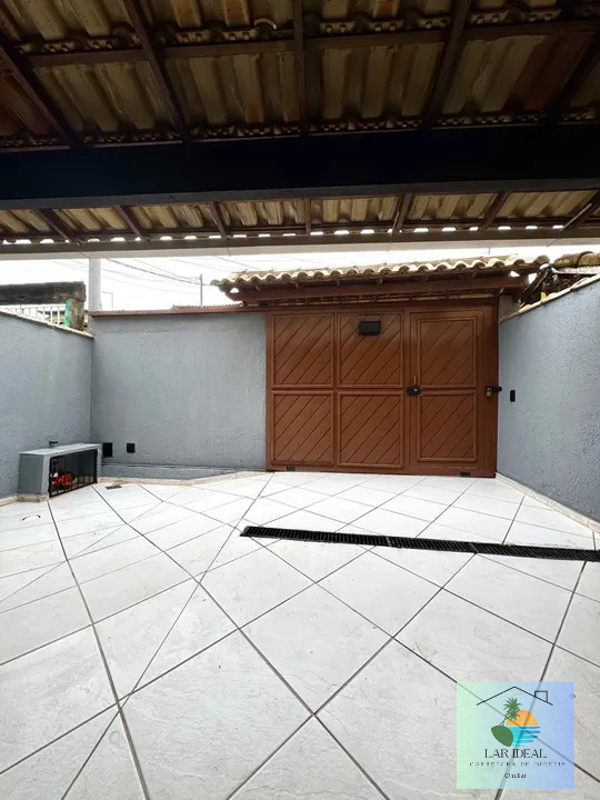 Casa à venda com 3 quartos, 202m² - Foto 2