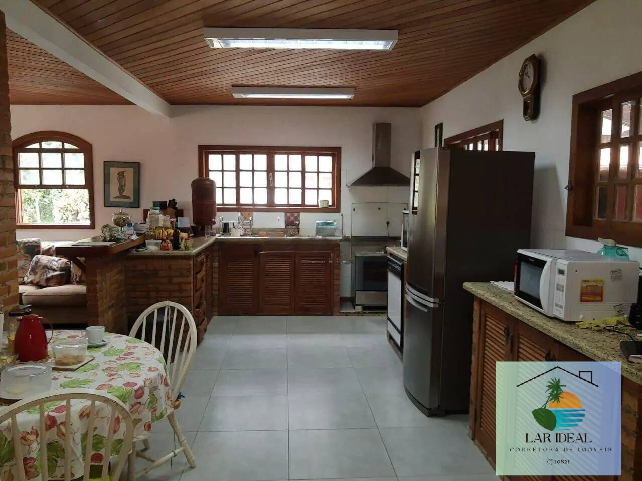 Casa à venda com 3 quartos, 220m² - Foto 16