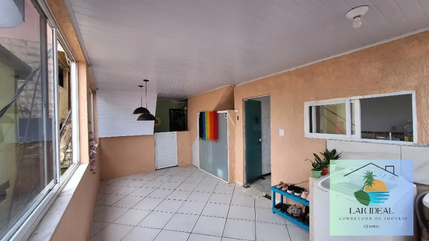 Casa à venda com 2 quartos, 100m² - Foto 2